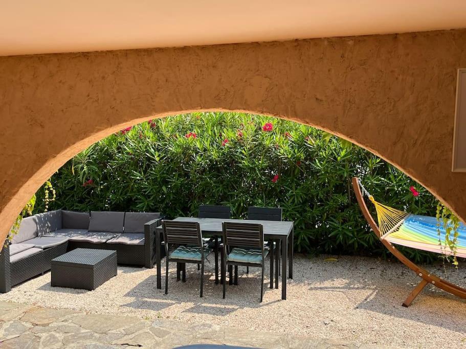 Bas De Villa 70M2 Independant Avec Espace Jacuzzi Prive Le Lavandou Eksteriør bilde