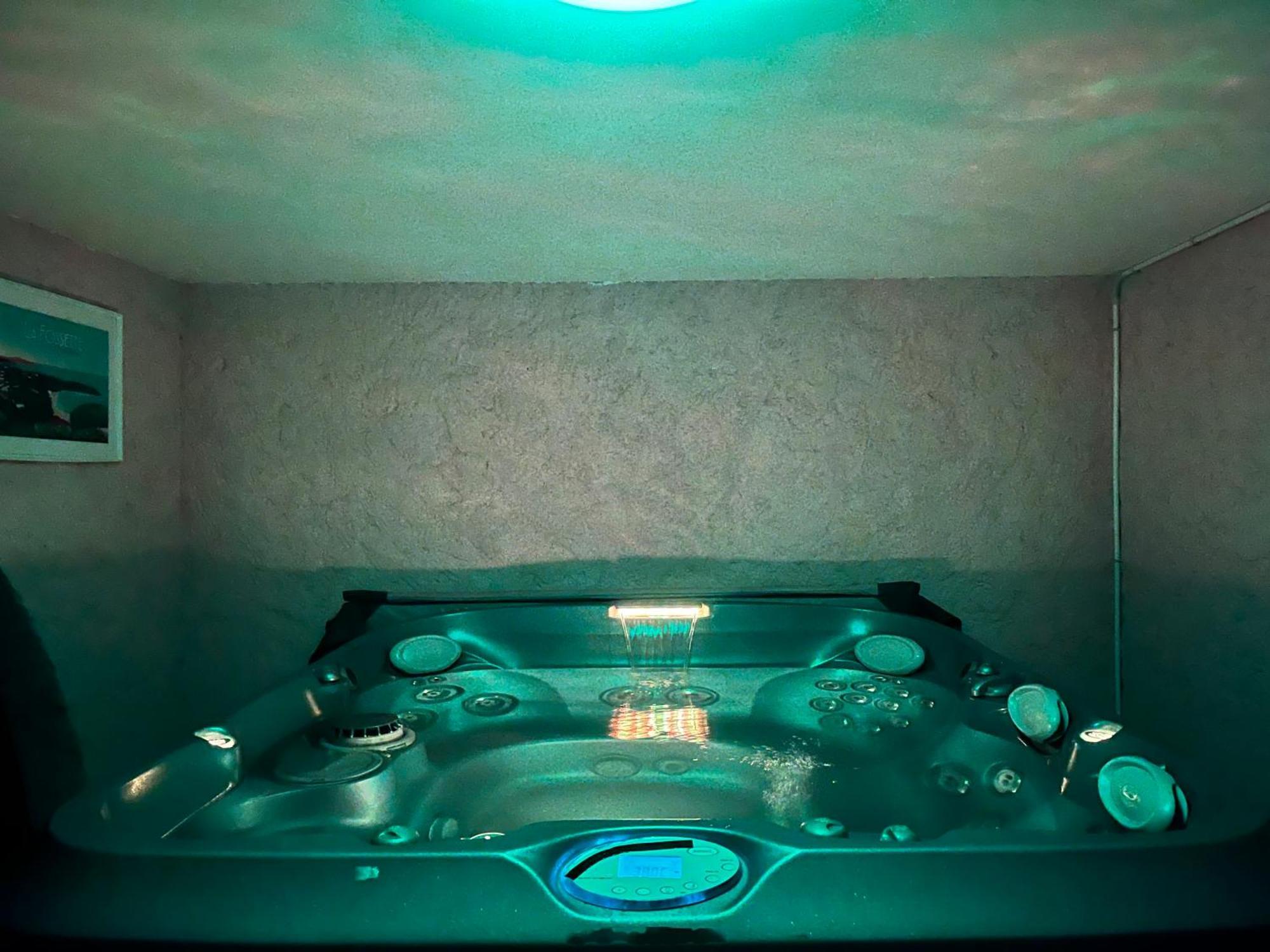 Bas De Villa 70M2 Independant Avec Espace Jacuzzi Prive Le Lavandou Eksteriør bilde